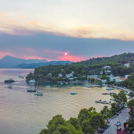 Seaview Apartment - Poros Relaxing Beachfront Flat Poros Town Exterior foto