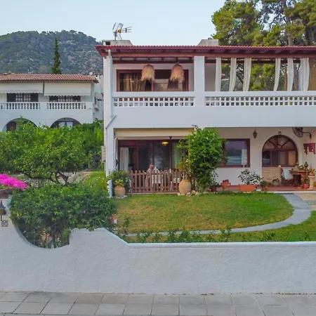 Seaview Apartment - Poros Relaxing Beachfront Flat Poros Town Exterior foto