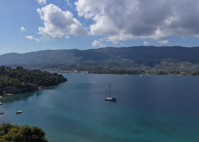 Seaview Apartment - Poros Relaxing Beachfront Flat