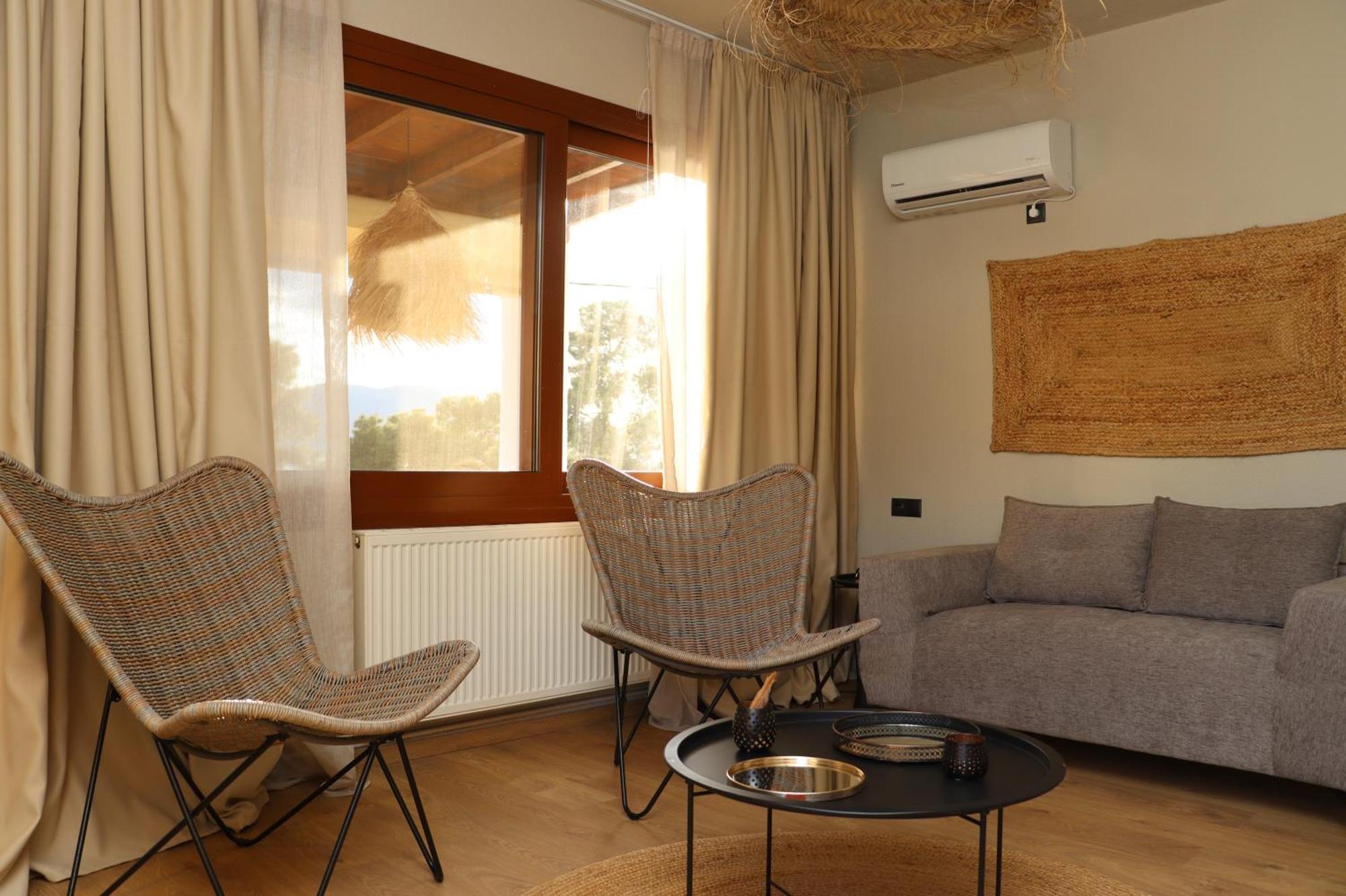 公寓 Seaview - Poros Relaxing Beachfront Flat *