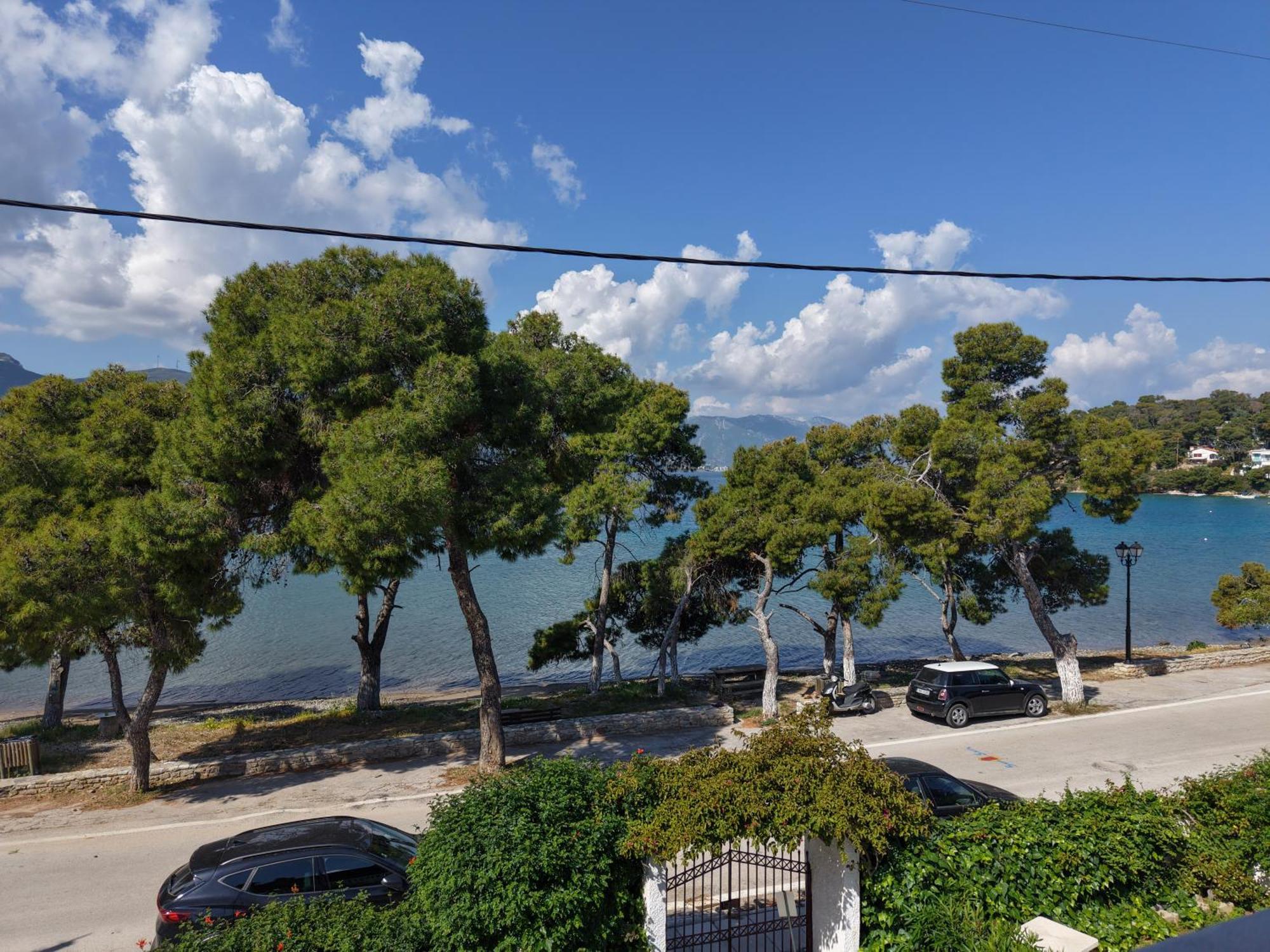 Seaview - Poros Relaxing Beachfront Flat Póros